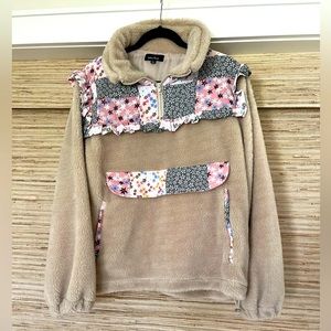 NWOT - Lea & Viola Boho chic fleece Size LARGE